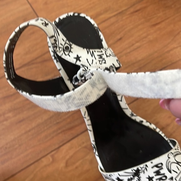 Call It Spring Heels 💥 - Picture 3 of 3